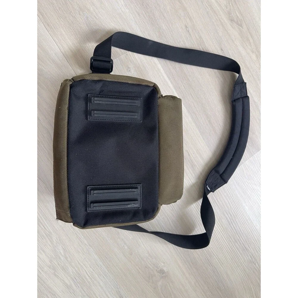 Canon Padded Nylon Camera Carry/Shoulder Bag w/ Strap, Accessory Compartments